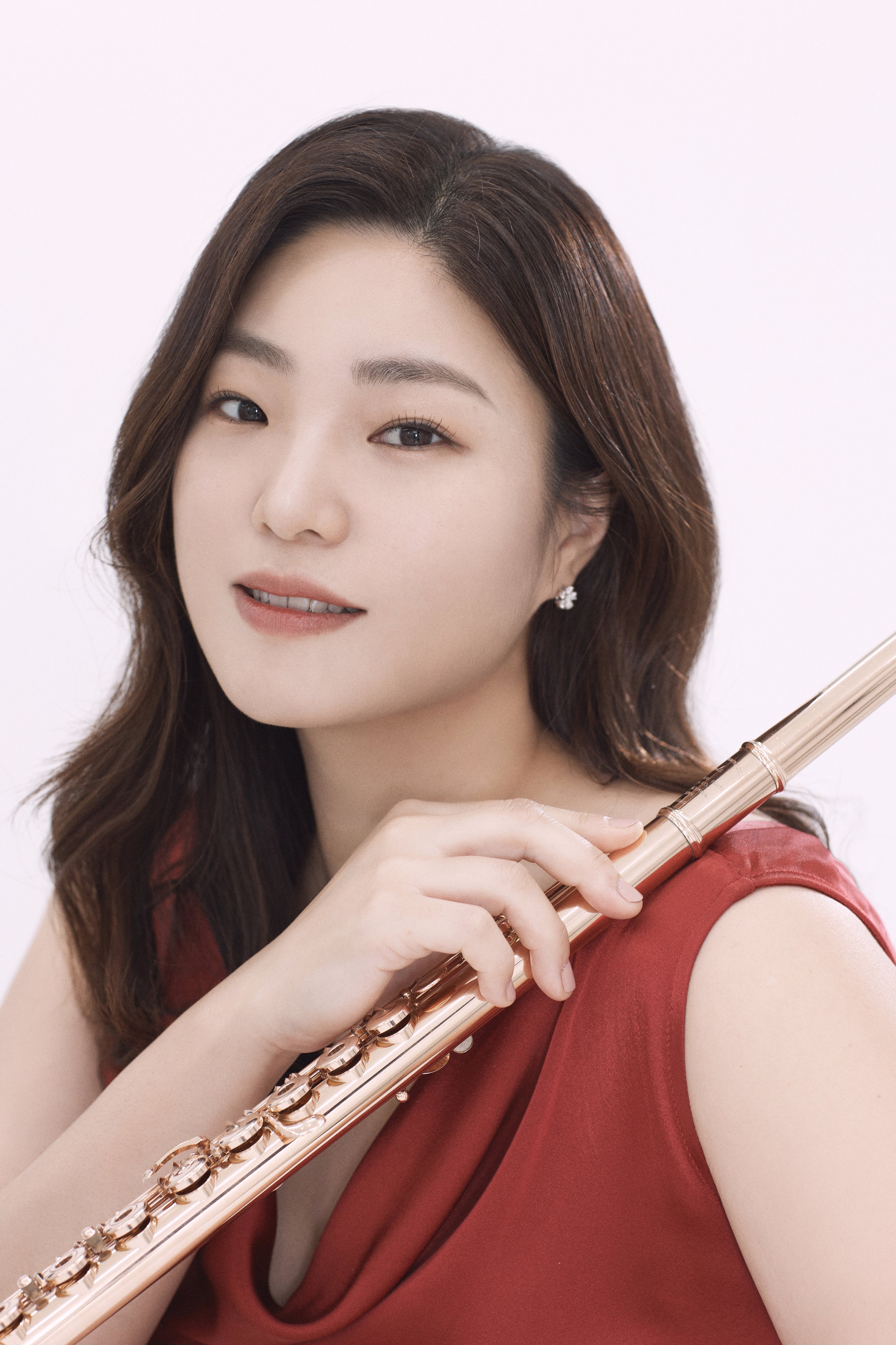 Yoon Jung Huh performing